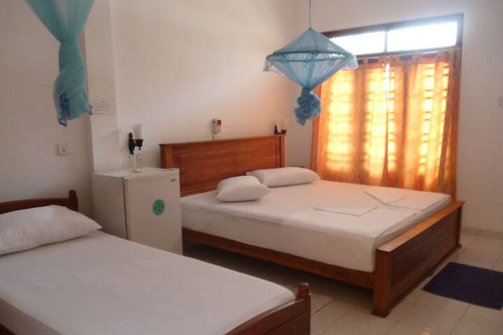 Room 8 of 68