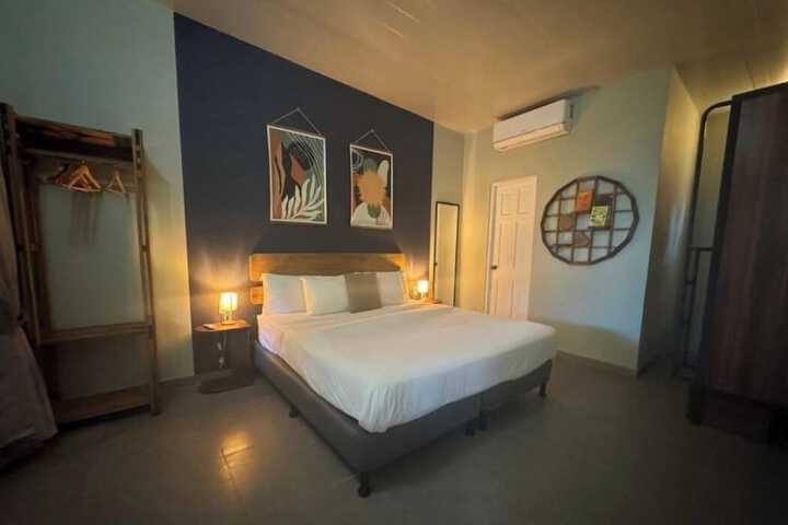 Room 37 of 61