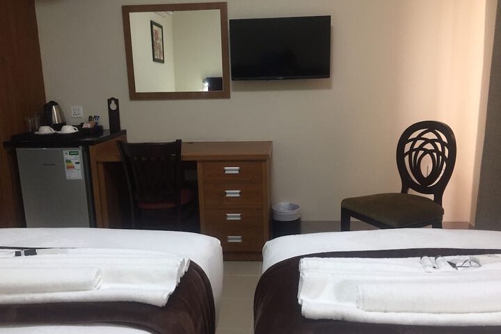 Room 13 of 74