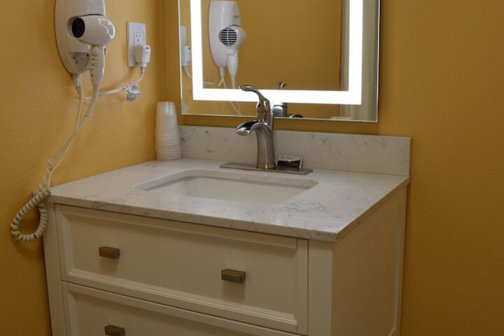 Room 44 of 65