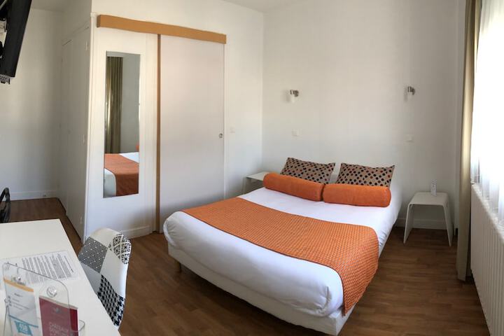 Room 9 of 43