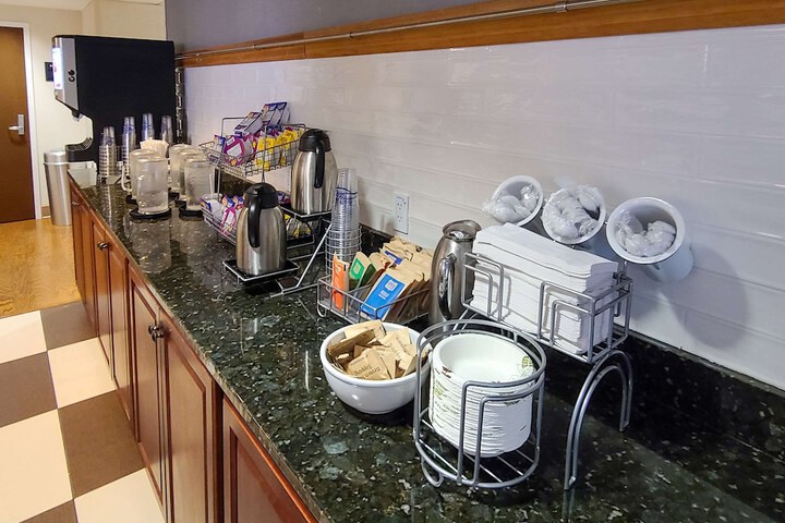 Breakfast/Coffee Service 22 of 31