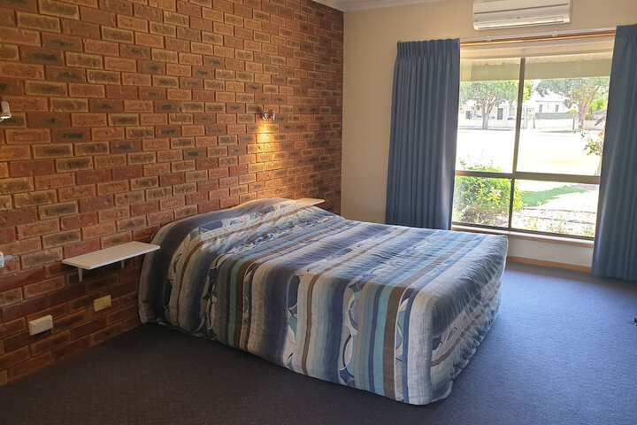 Room 9 of 35