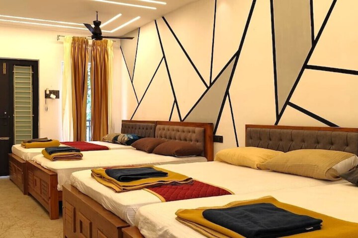 Room 27 of 117