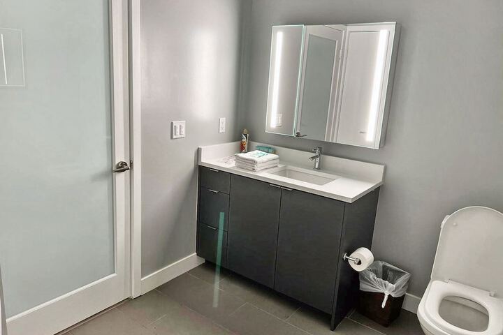 Room 52 of 60