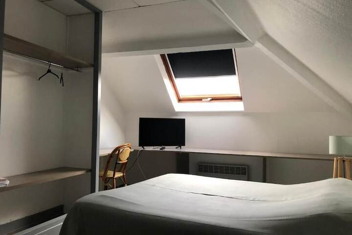 Room 18 of 34