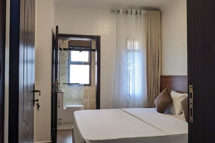 Room 14 of 30