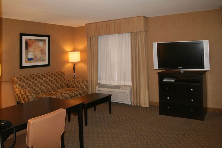 Room 35 of 64