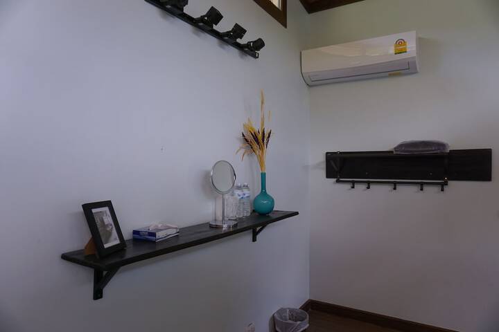 Room 12 of 37