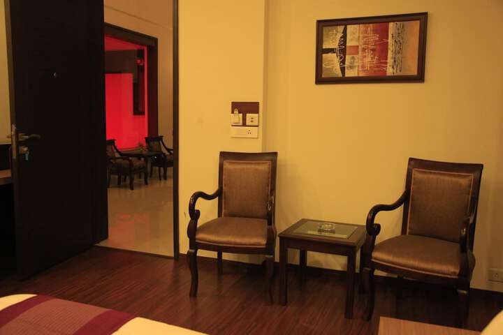 Room 6 of 25