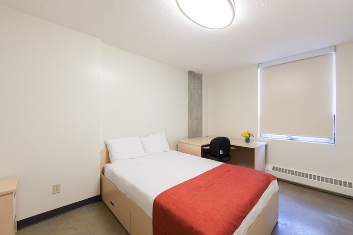 Room 27 of 81