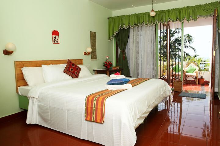 Room 10 of 34