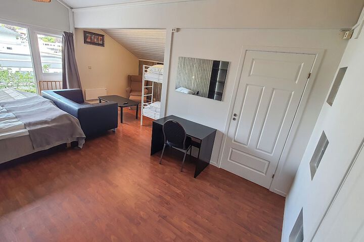 Room 9 of 17