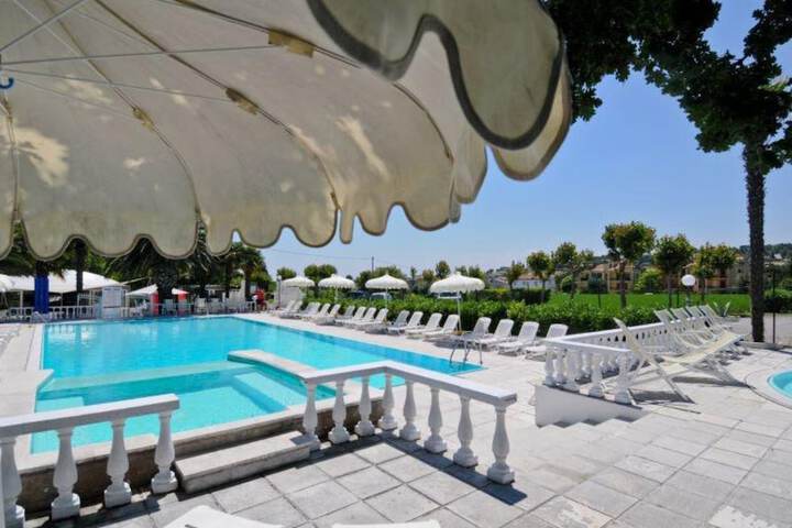 Pools & Facilities