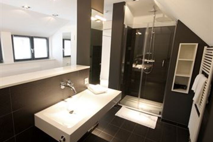 Room 2 of 21