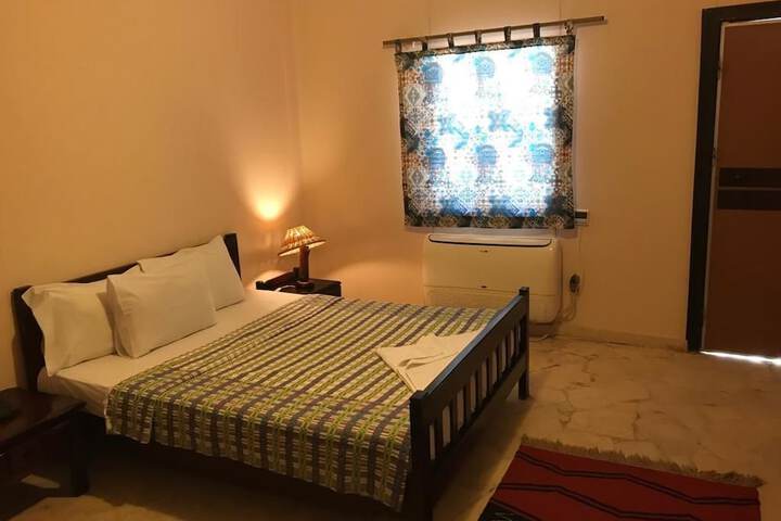 Room 14 of 37