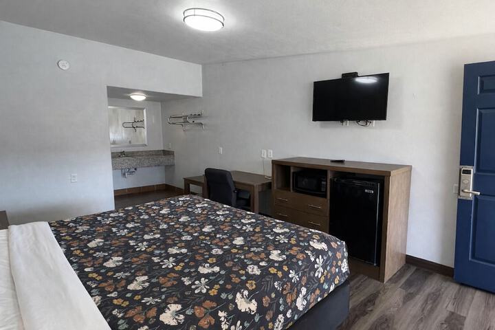 Room 17 of 25