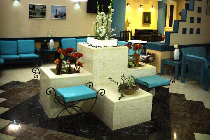 Entrance & Lobby