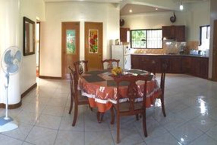 Dining 6 of 16