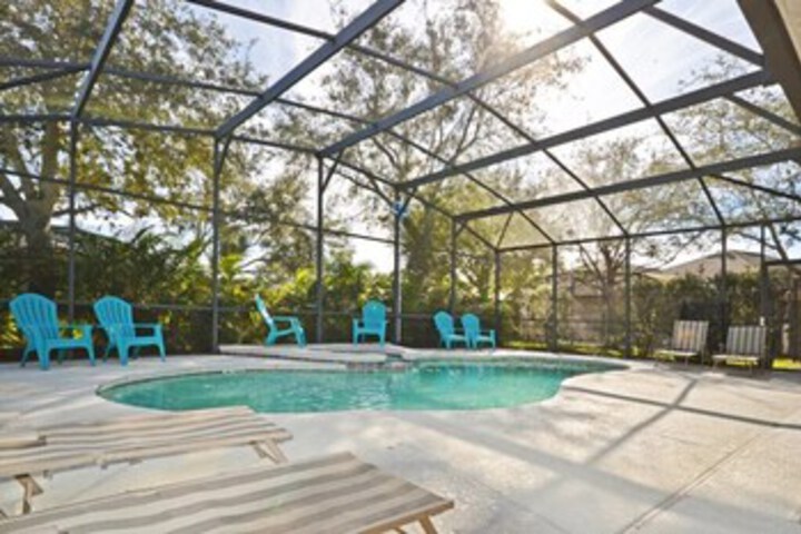 Pool 34 of 70