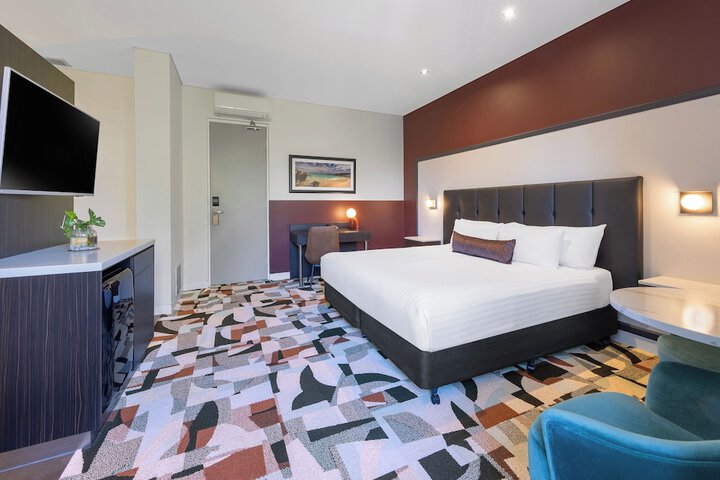 Room 4 of 41