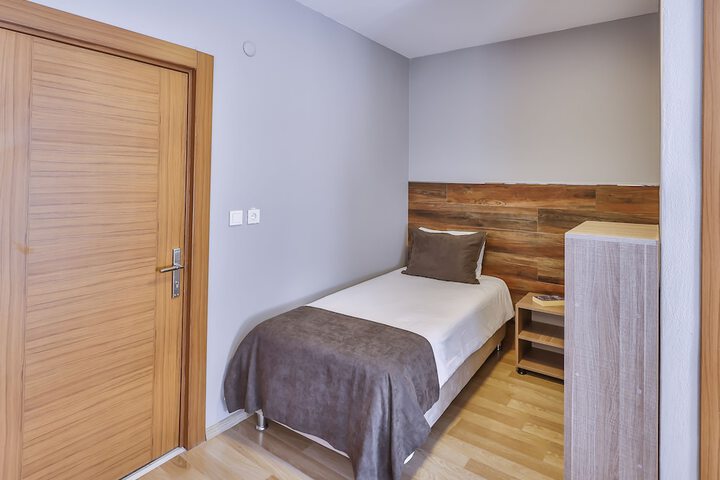 Room 35 of 125