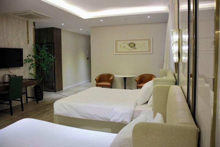 Room 27 of 45