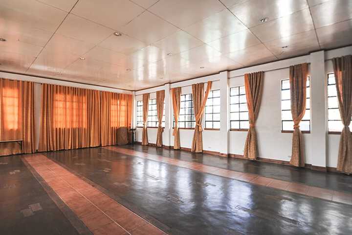 Ballroom/Hall 33 of 44