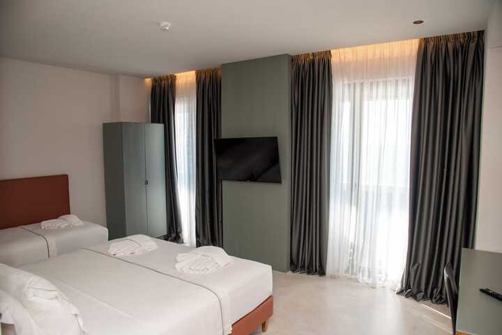 Room 17 of 207