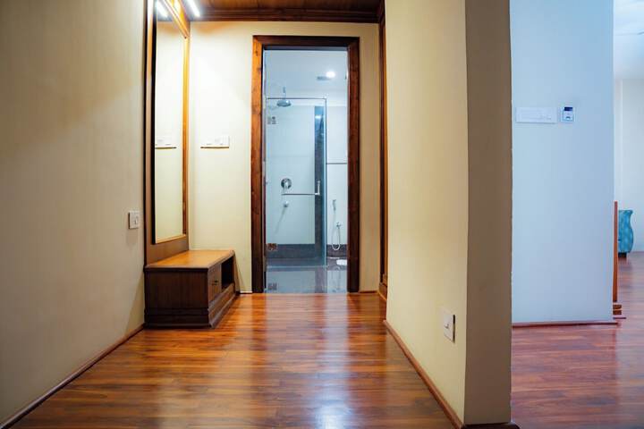 Room 45 of 181