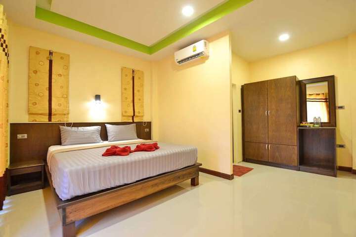 Room 4 of 51