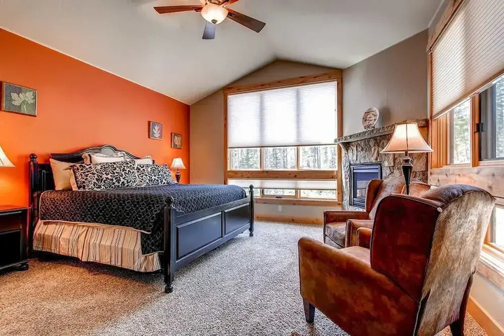 Room 3 of 21