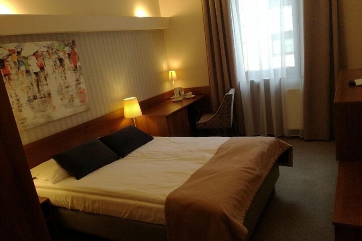 Room 15 of 38