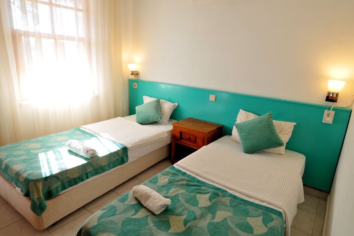 Room 5 of 15