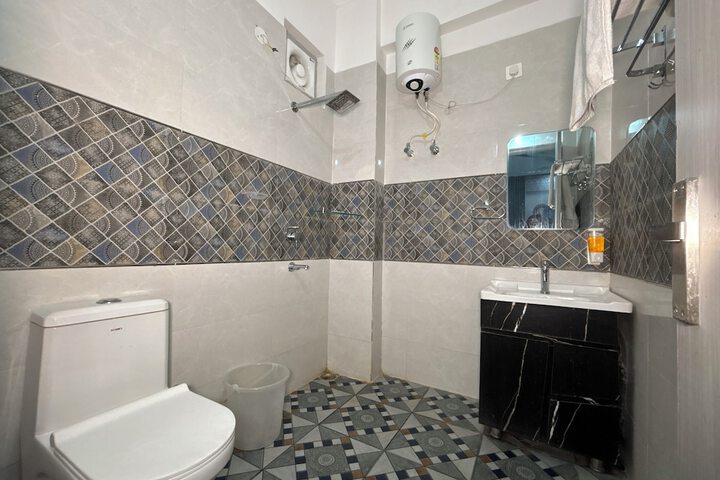 Room 6 of 30
