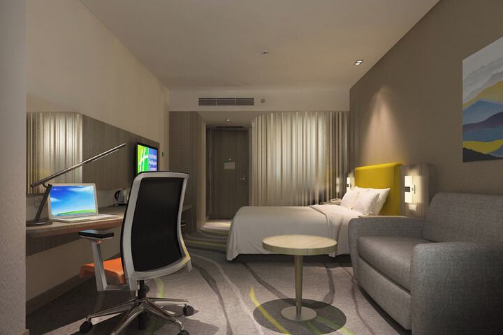 Room 5 of 18