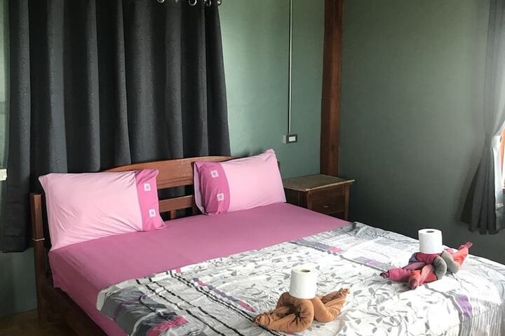Room 10 of 108