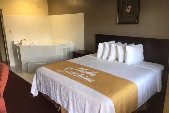 Room 9 of 22