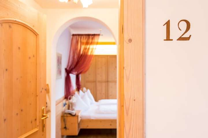 Room 6 of 59