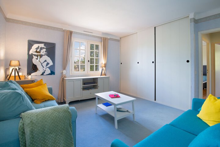 Room 13 of 48
