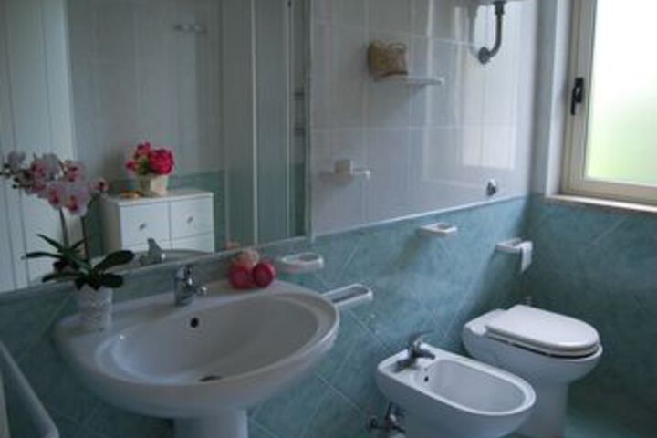 Room 2 of 24