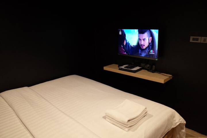 Room 14 of 30