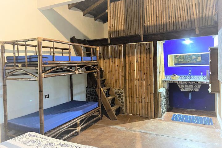 Room 10 of 42