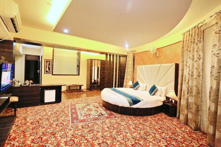 Room 12 of 22