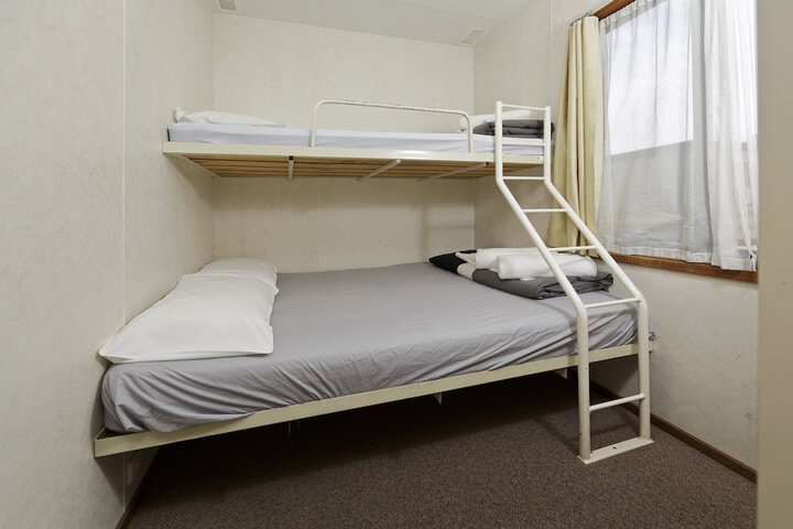 Room 9 of 33