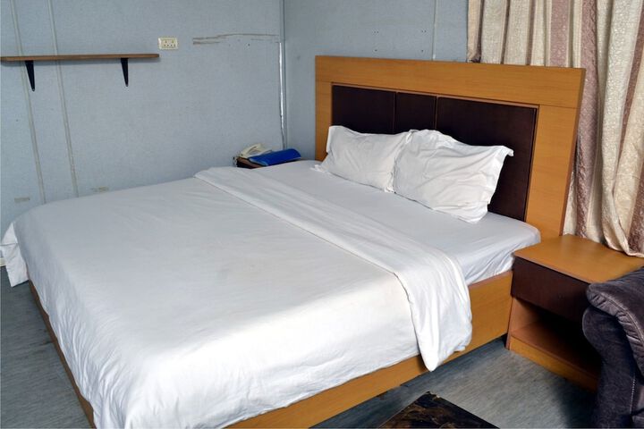 Room 7 of 11