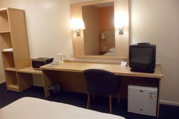 Room 15 of 30