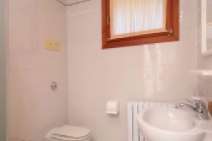Room 12 of 35