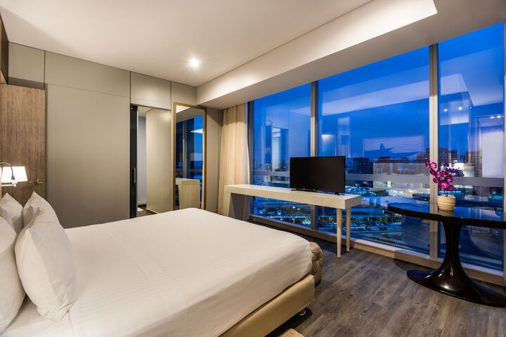 Room 4 of 92
