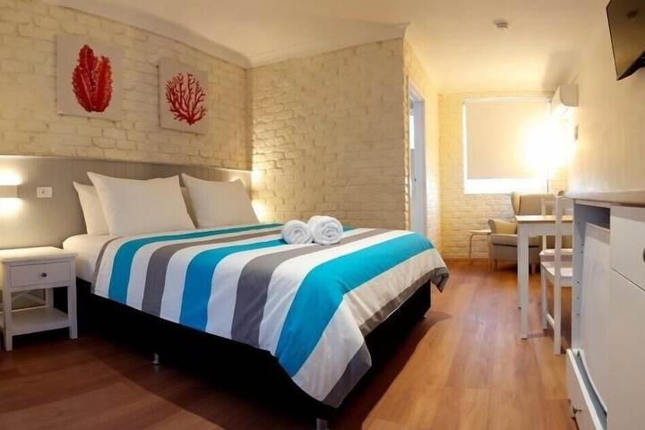 Room 9 of 38